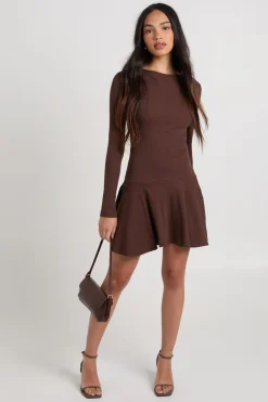 Robe Patineuse Côtelée à Ourlet Asymétrique