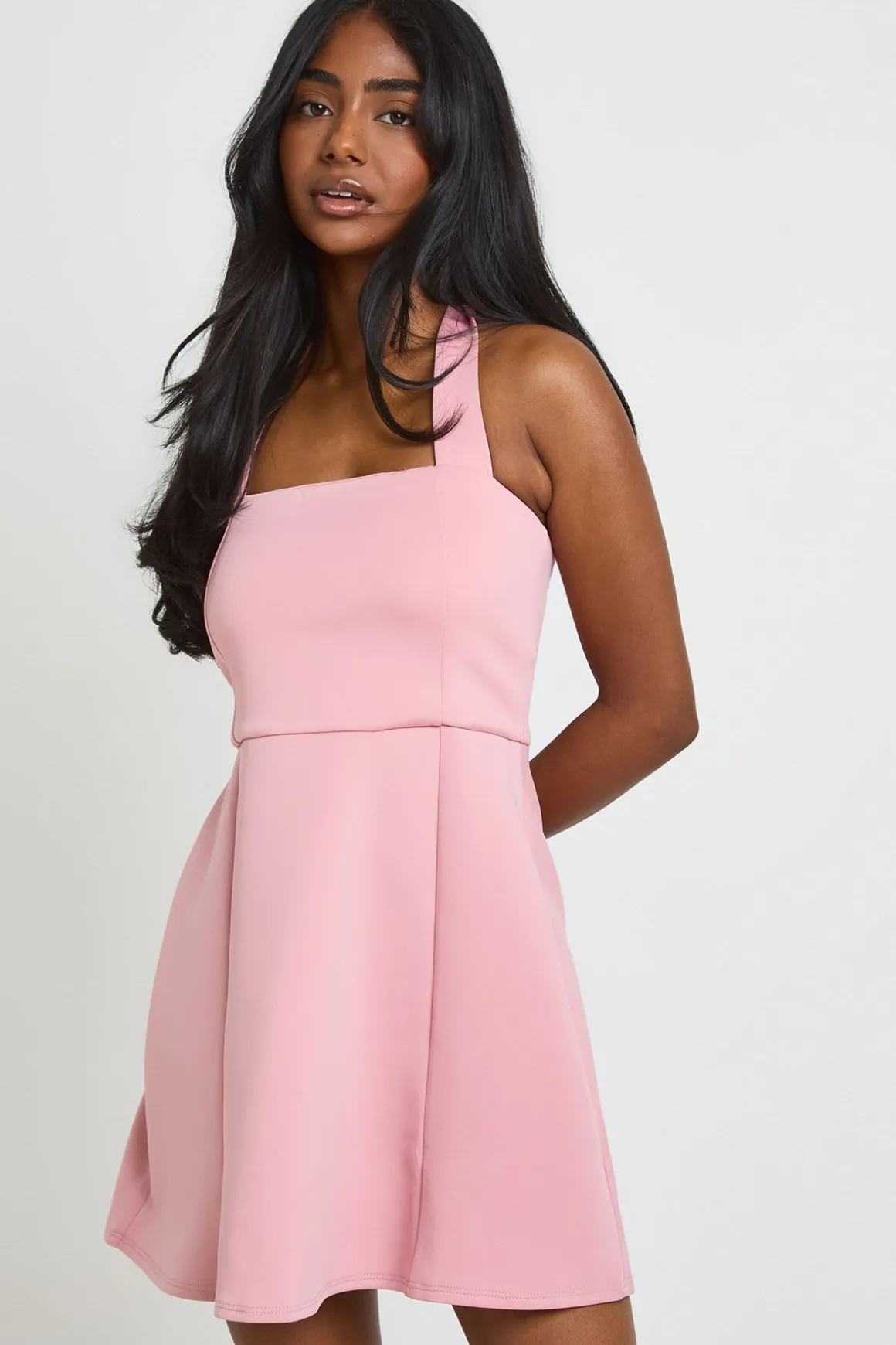 Robe Patineuse À Encolure Carrée Dos Nu