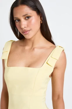 Robe Patineuse À Encolure Carrée Et Bretelles Nouées
