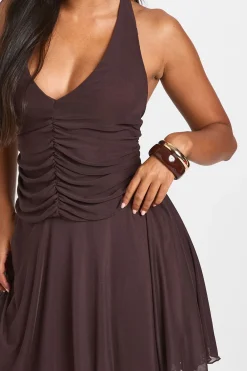 boohoo Robe Patineuse En Mesh À Encolure Américaine Avec Fronces Sur Le Devant<Femme Looks Chocolat|Robes Patineuses