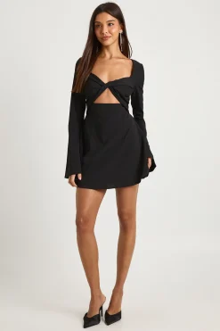 boohoo Robe patineuse en mélange de satin à manches évasées<Femme Satin Et Dentelle|Robes Patineuses