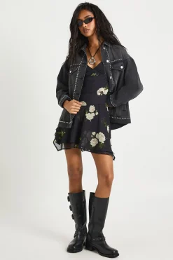 boohoo Robe patineuse fleurie, ruchée, à encolure cœur et plissée<Femme Robes Patineuses|Robes Bohème