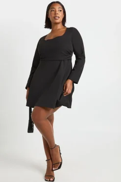 Robe patineuse grande taille à encolure ronde et taille froncée