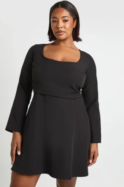Robe patineuse grande taille à encolure ronde et taille froncée