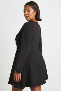 Robe patineuse grande taille à encolure ronde et taille froncée