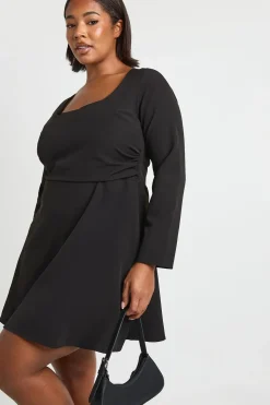 Robe patineuse grande taille à encolure ronde et taille froncée
