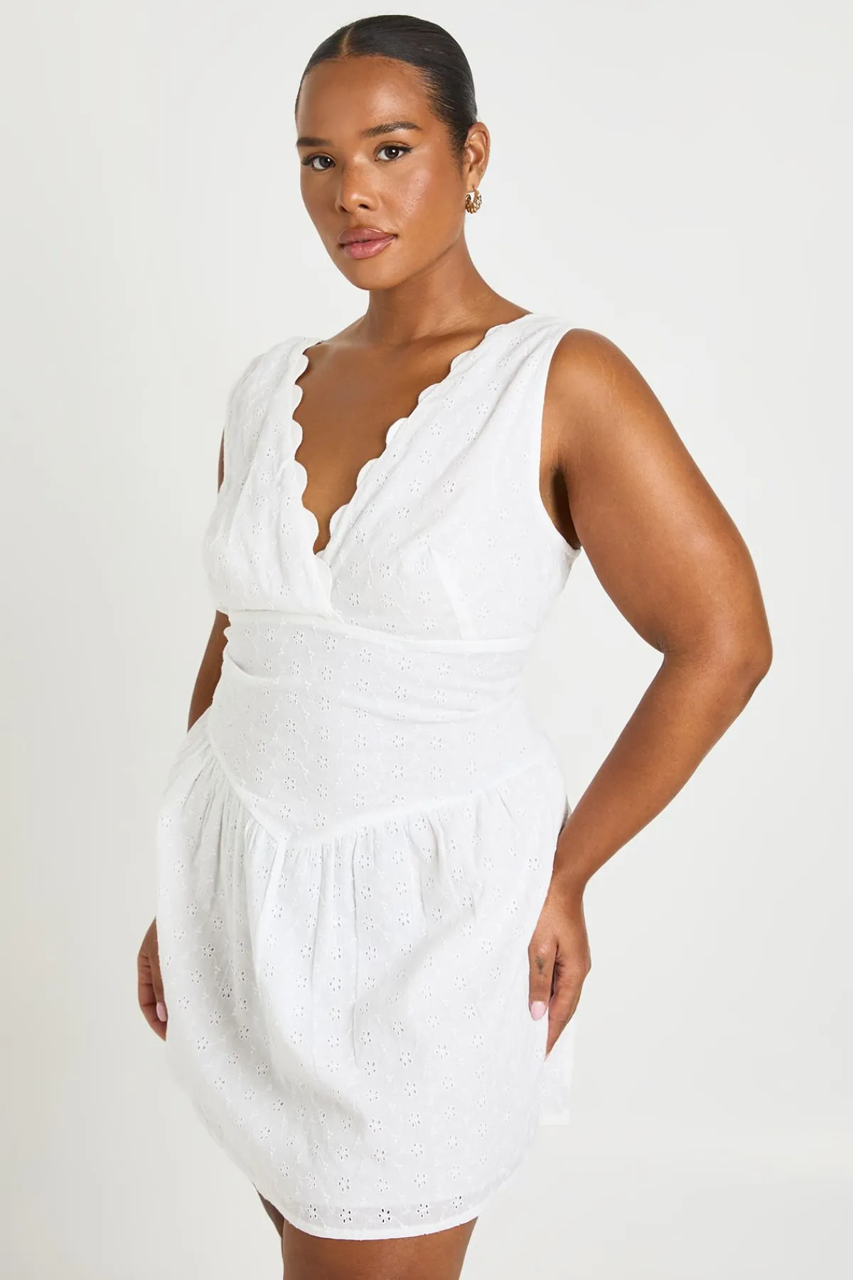 boohoo Robe Patineuse Grande Taille À Corsage Broderie Anglaise Et Encolure Festonnée<Femme Robes Corset|Robes Patineuses
