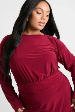 boohoo Robe patineuse grande taille à manches longues avec fronces sur le côté et panneau à la taille<Femme Robes Patineuses|Robes À Manches Longues