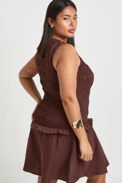 boohoo Robe Patineuse Grande Taille Col Nageur À Fronces<Femme Looks Chocolat|Robes Patineuses