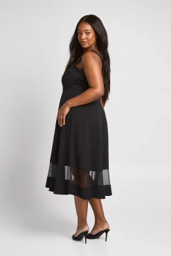 Robe Patineuse Grande Taille À Encolure Carrée