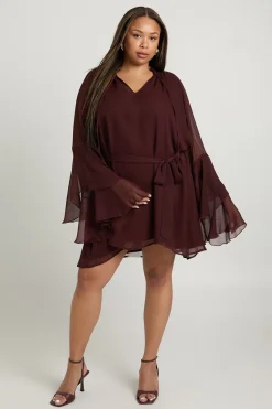 boohoo Robe Patineuse Grande Taille à Manches Évasées en Mousseline<Femme Looks Chocolat|Robes Mi-Longues