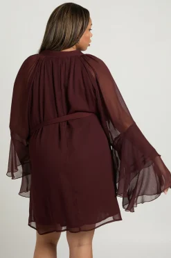 boohoo Robe Patineuse Grande Taille à Manches Évasées en Mousseline<Femme Looks Chocolat|Robes Mi-Longues