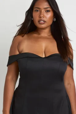 Robe patineuse grande taille en satin contrasté
