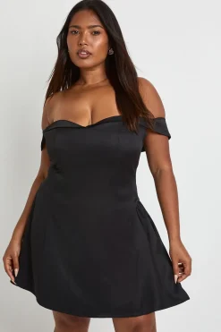 Robe patineuse grande taille en satin contrasté