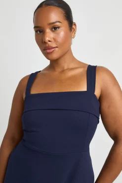 boohoo Robe Patineuse Grande Taille À Encolure Carrée<Femme Robes Mi-Longues|Robes Patineuses