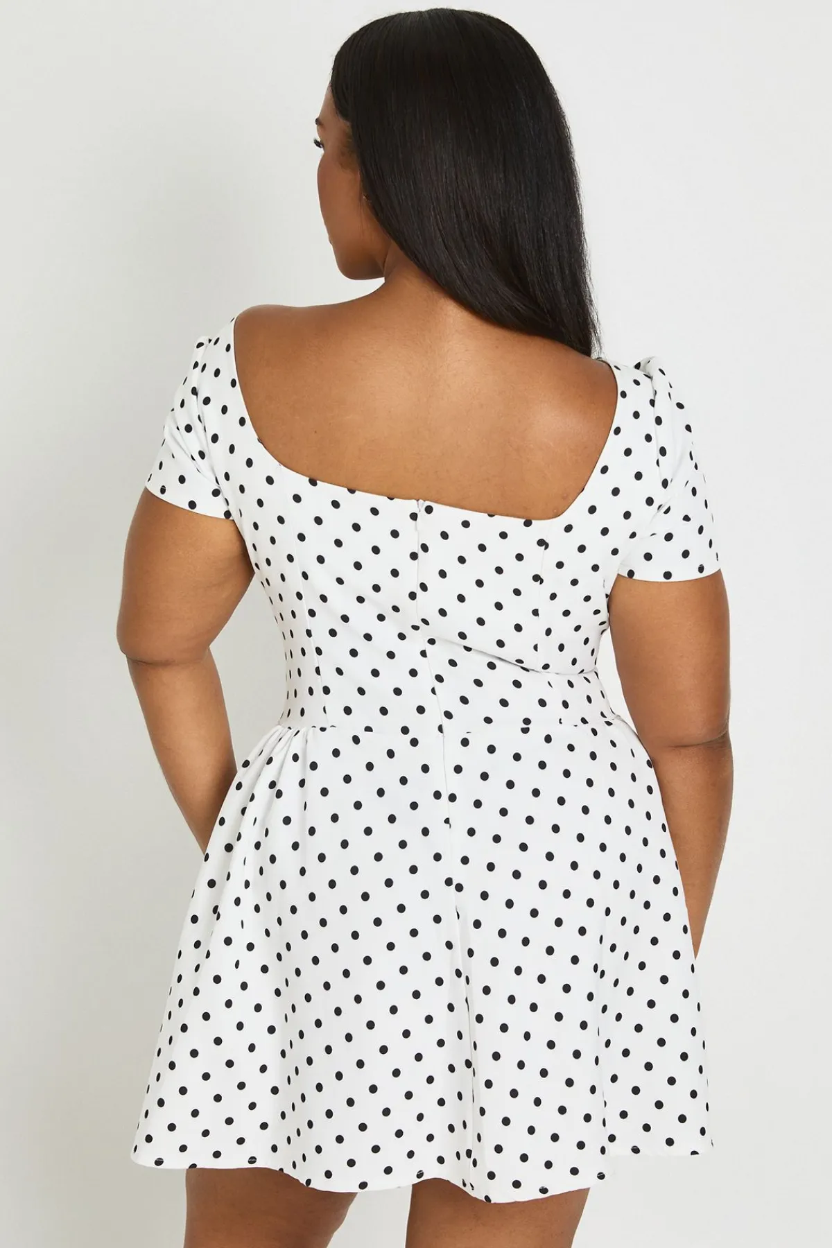 boohoo Robe Patineuse Grande Taille À Manches Bouffantes Et Pois<Femme Pois|Tons Neutres