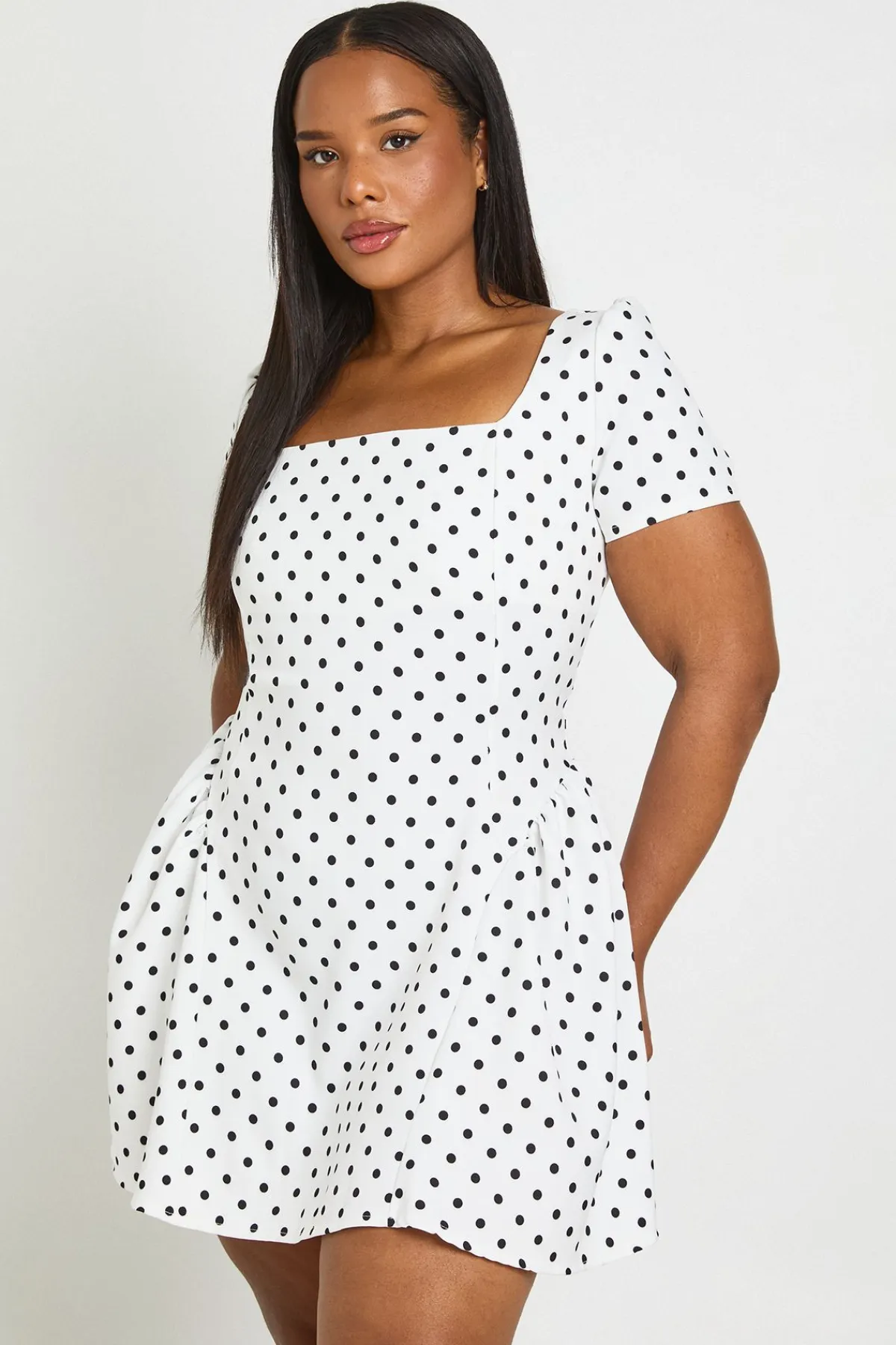 boohoo Robe Patineuse Grande Taille À Manches Bouffantes Et Pois<Femme Pois|Tons Neutres