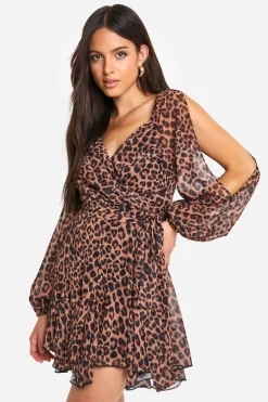 Robe patineuse à imprimé léopard et dentelle