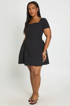 boohoo Robe Patineuse À Manches Bouffantes Grande Taille<Femme Robes Patineuses|Robes