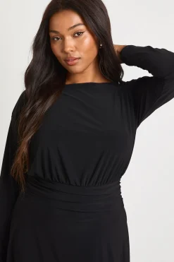 Robe patineuse à manches longues avec panneau latéral à taille froncée