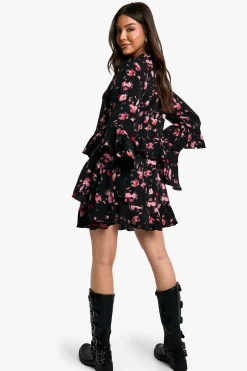 boohoo Robe patineuse à manches longues imprimée florale avec détail de décolleté en forme de serrure<Femme Robes Patineuses|Robes À Manches Longues