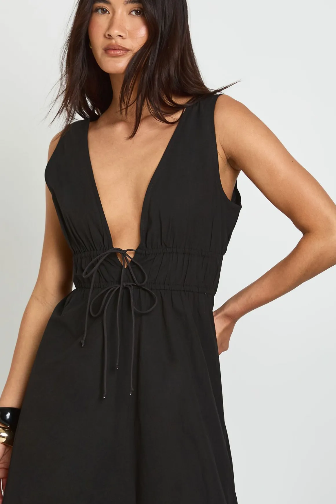 Robe Patineuse Maxi À Décolleté Plongeant En V Avec Nœud Devant