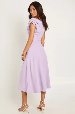 boohoo Robe Patineuse Midi En Crêpe Jersey À Épaules Drapées<Femme Robes Mi-Longues|Robes Patineuses