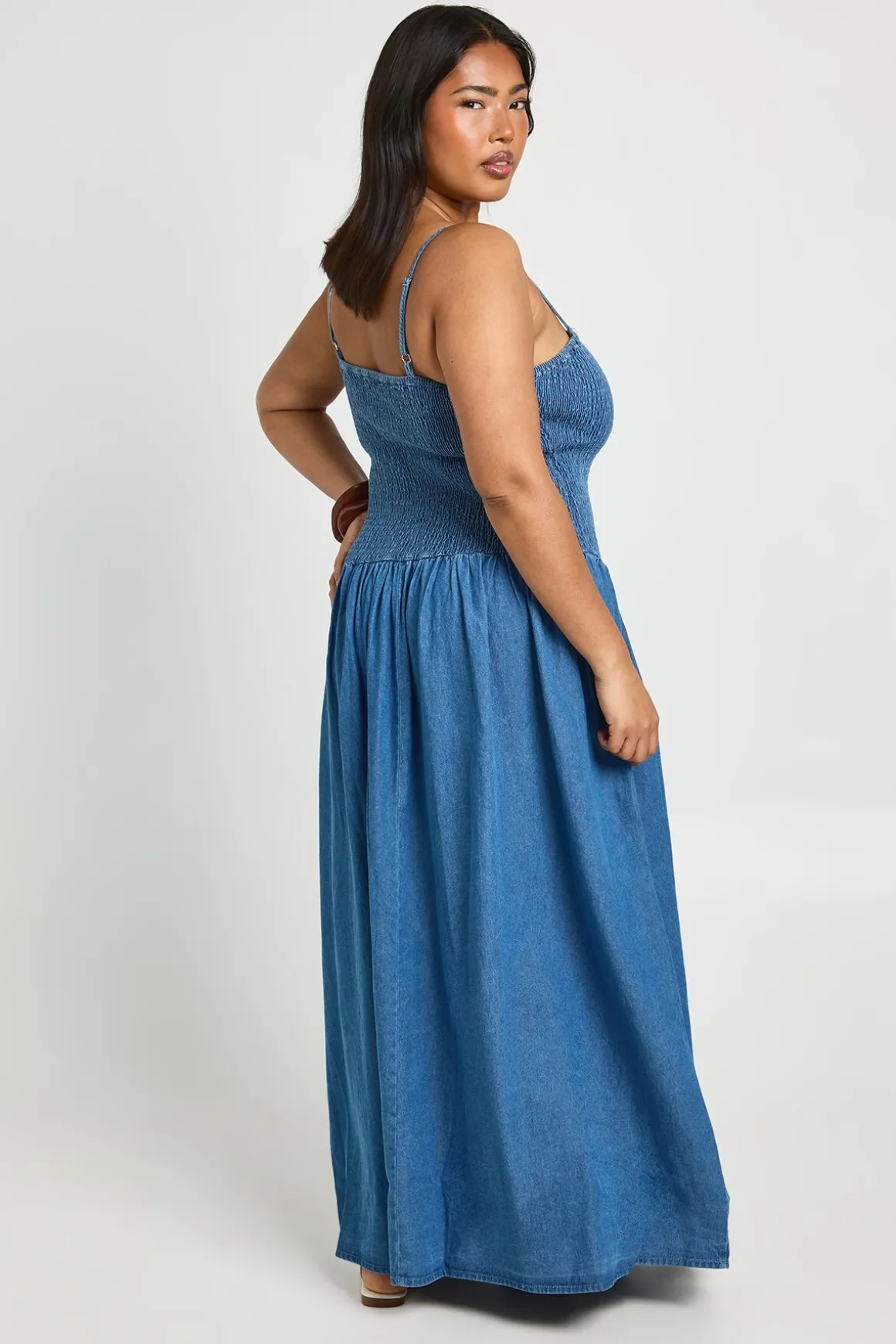 Robe Patineuse Mi-longue Grande Taille En Chambray À Smocks