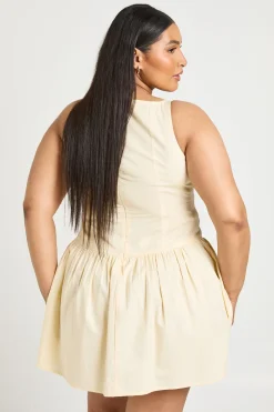 Robe Patineuse Mini Grande Taille À Encolure Bateau Avec Détail De Boutons