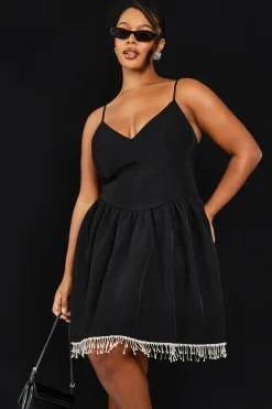 Robe patineuse à ourlet orné