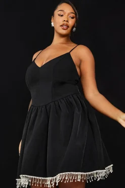 Robe patineuse à ourlet orné