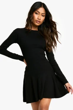 Robe patineuse à ourlet tombé en côtes