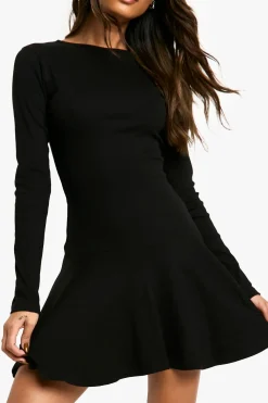 Robe patineuse à ourlet tombé en côtes