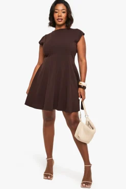 boohoo Robe patineuse à panneaux volumineuse<Femme Looks Chocolat|Robes Patineuses