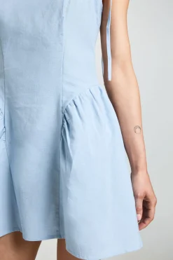 Robe Patineuse Petite En Lin Avec Bretelles Nouées Aux Épaules