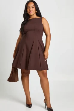 Robe patineuse plissée en bengaline à encolure racer grande taille
