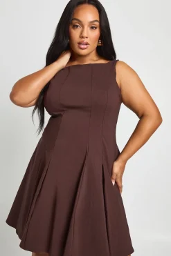 Robe patineuse plissée en bengaline à encolure racer grande taille