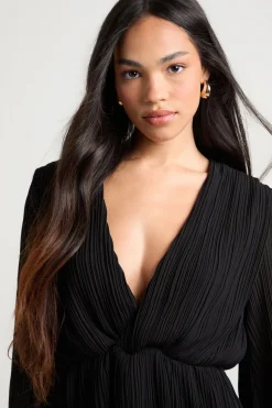 Robe Patineuse Plissée À Ourlet Volants Et Décolleté Plongeant