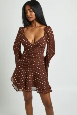 Robe Patineuse Plissée À Pois Avec Décolleté Cœur Et Détails Froncés