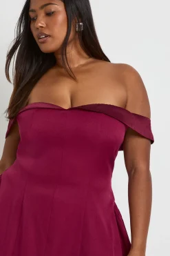boohoo Robe patineuse plus en satin contrasté<Femme Satin Et Dentelle|Robes Patineuses