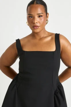boohoo Robe patineuse Plus à fines bretelles et encolure carrée<Femme Robes Patineuses|Robes