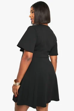 boohoo Robe patineuse Plus à manches d’ange plissées<Femme Robes Patineuses|Robes