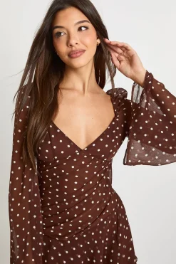 boohoo Robe Patineuse à Pois Froncée Décolleté Cœur Plissée<Femme Looks Chocolat|Pois
