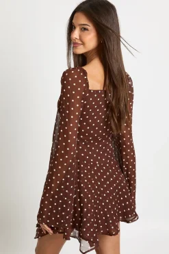 boohoo Robe Patineuse à Pois Froncée Décolleté Cœur Plissée<Femme Looks Chocolat|Pois