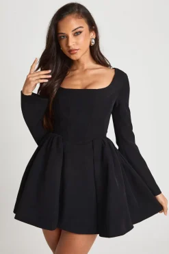 Robe patineuse structurée à corset
