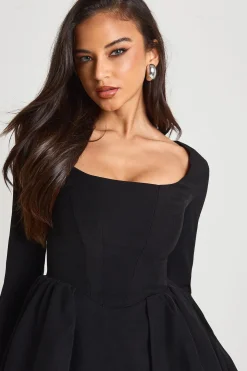 Robe patineuse structurée à corset