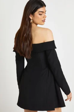 Robe Patineuse Structurée à Manches Longues et Col Bardot