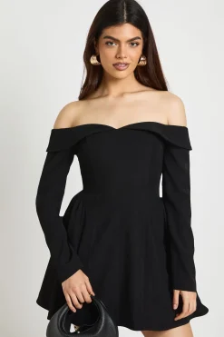 Robe Patineuse Structurée à Manches Longues et Col Bardot