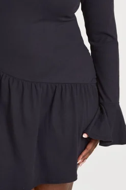Robe patineuse super douce à manches évasées et ourlet tombant