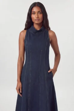 Robe Petite En Denim À Col Cheminée Et Jupe Évasée